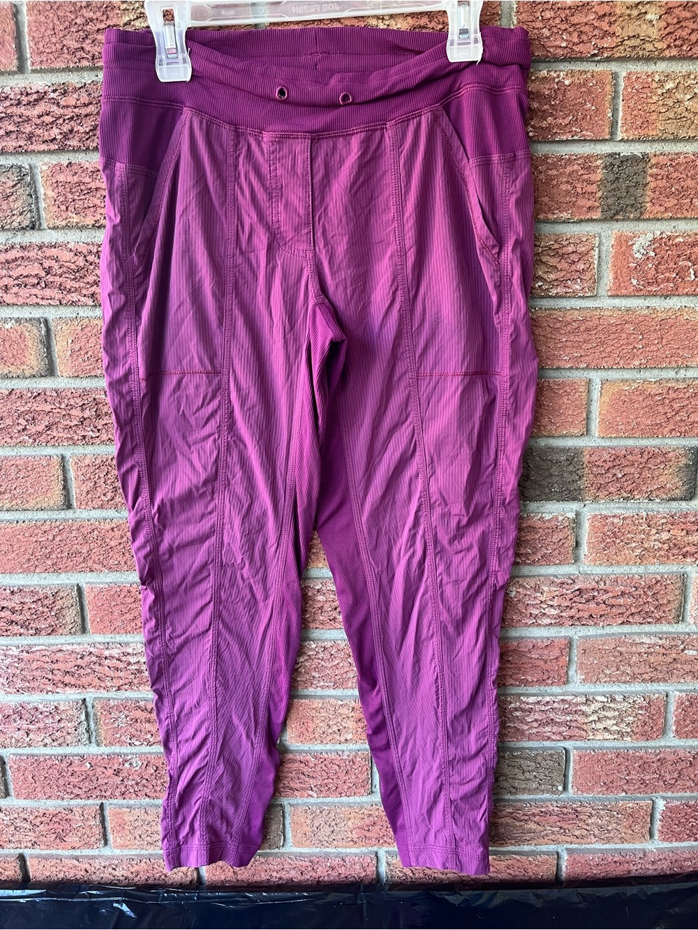 Lululemon women’s dance studio crop pants sz 6 no string